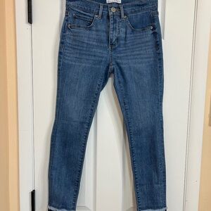 LOFT Petite Skinny Jeans 0P / 25P Medium Wash Denim Raw Frayed Hem